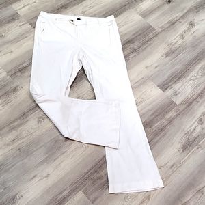 Tommy Bahama white flair jeans